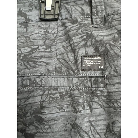 Travis Mathew Black Gray Floral Flat Front Chino Lightweight Size 34 Shorts - Picture 5 of 7